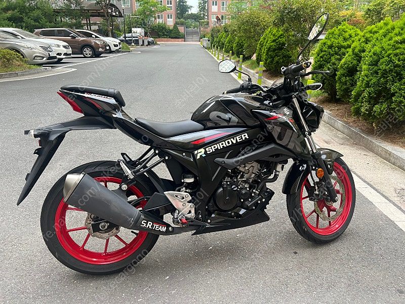 스즈키 GSX S 125 more