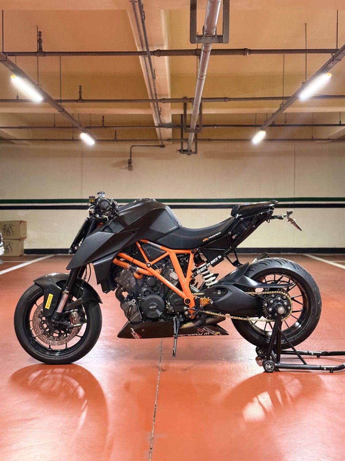 KTM 1290 슈퍼듀크 R 2019 오렌지 사진 4