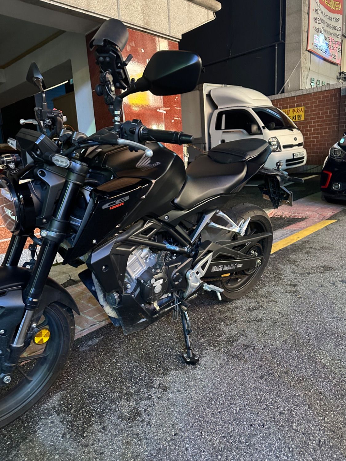 혼다 CB 125 R thumb 2