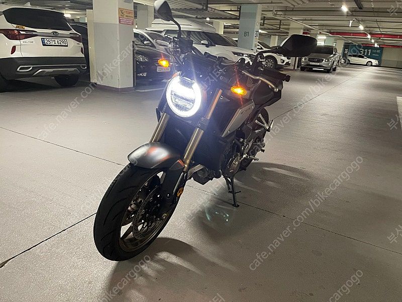혼다 CB 650 R main
