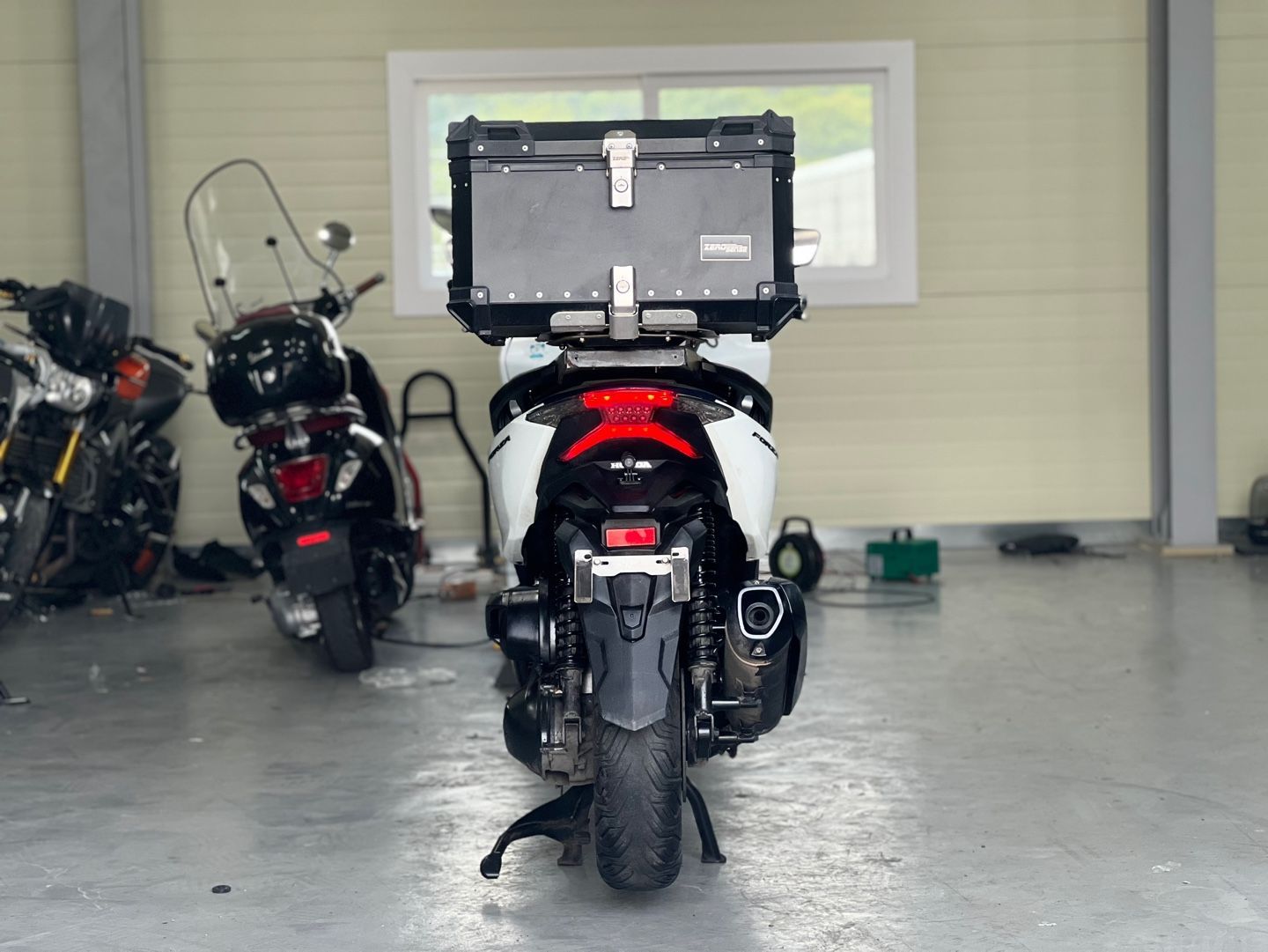 혼다 포르자 300 thumb 2