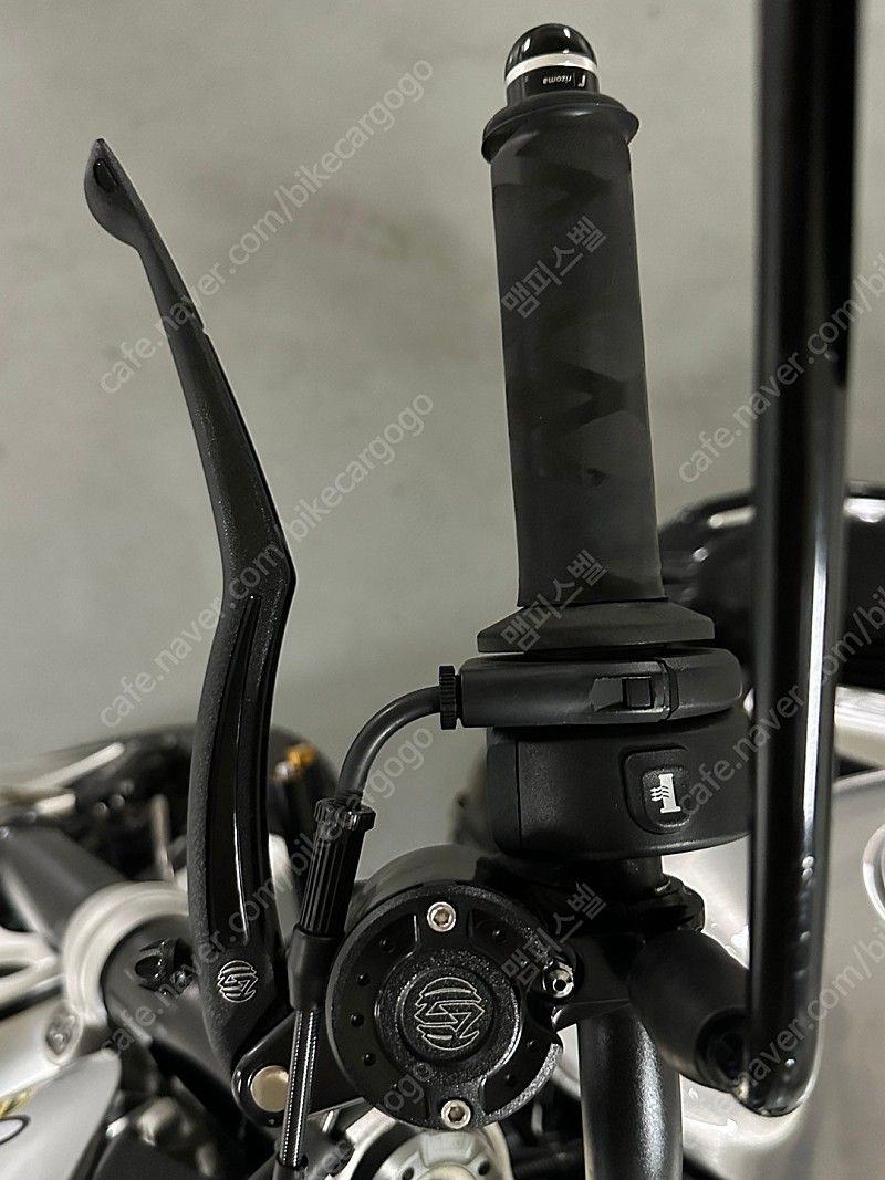 BMW R nine T 2019 실버 사진 4