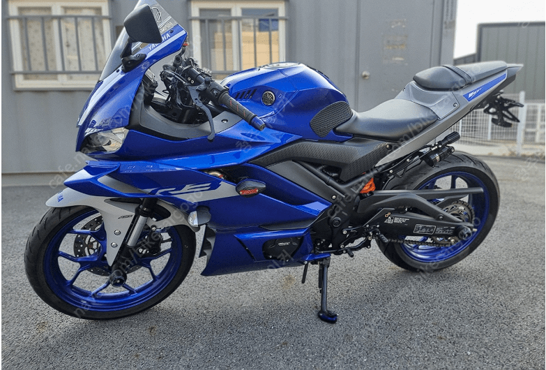 야마하 YZF R3 thumb 2