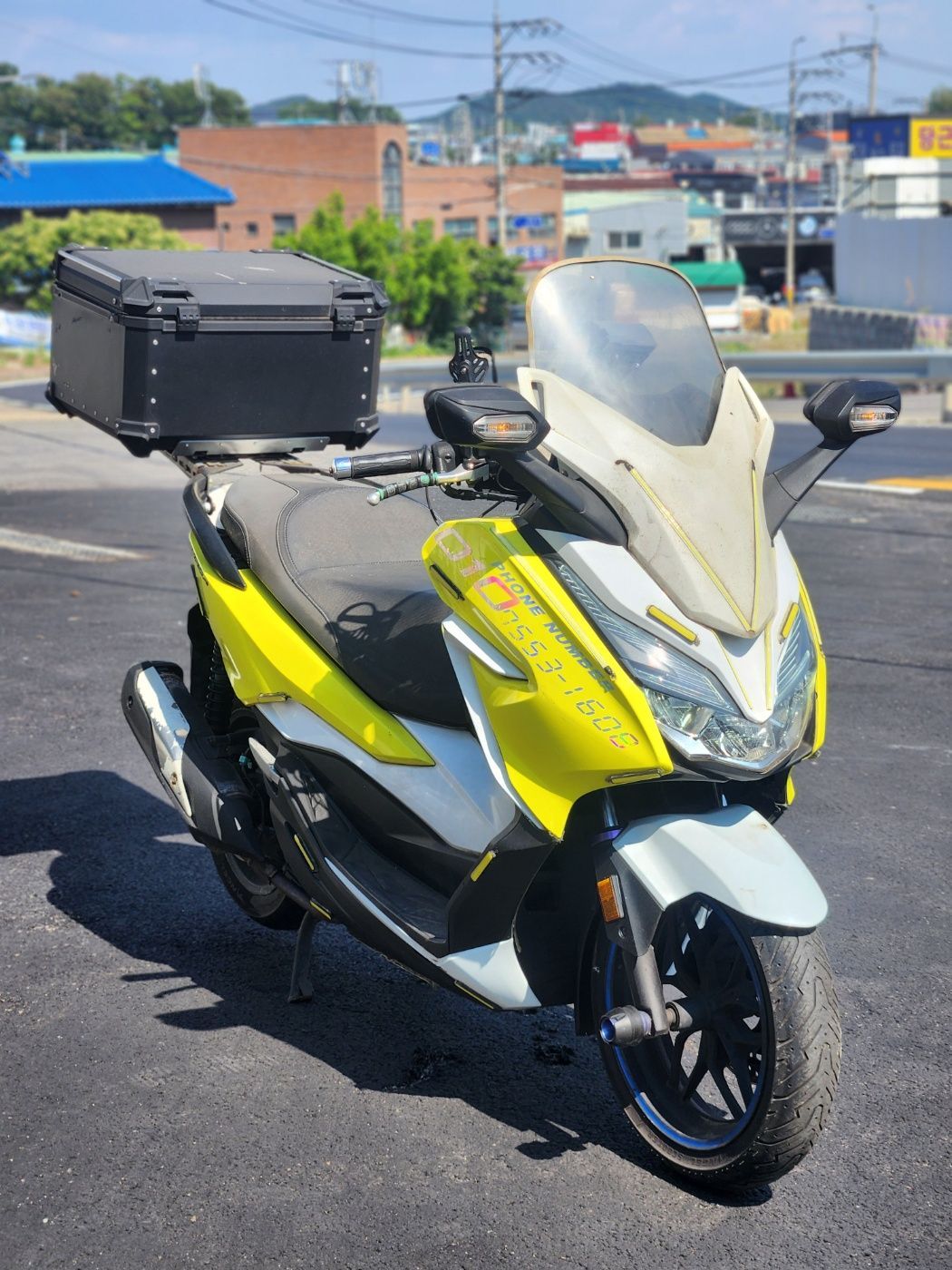 혼다 포르자 300 thumb 2