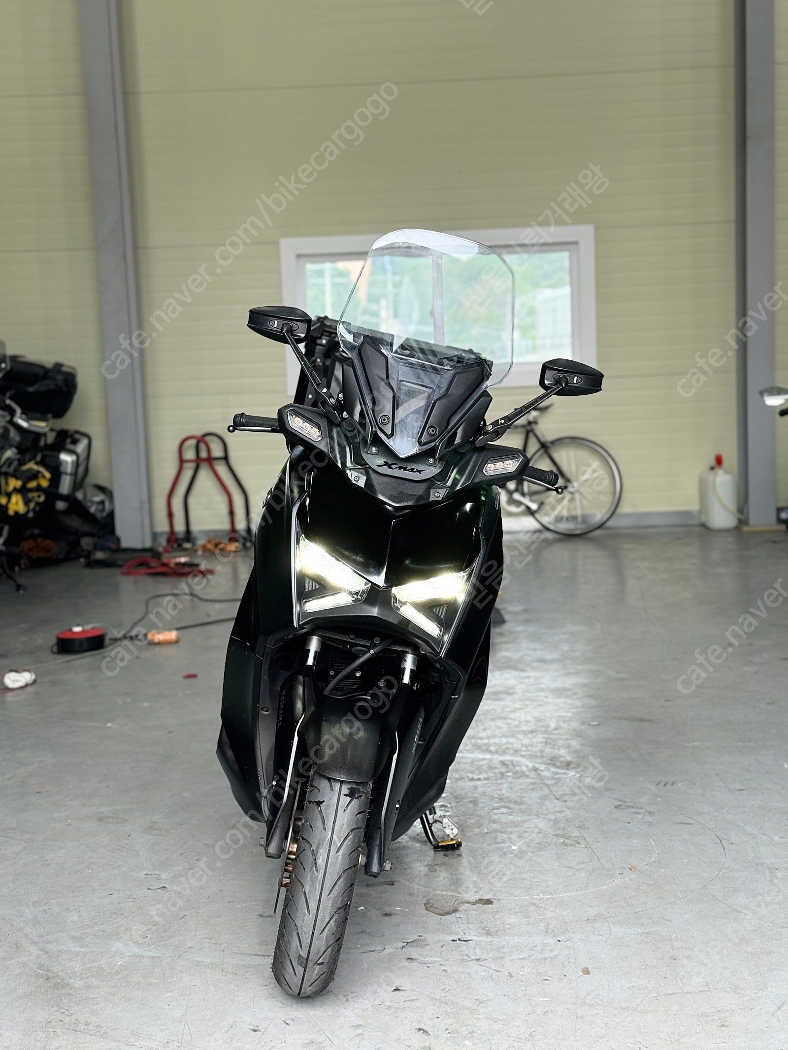 야마하 XMAX 300 ABS thumb 2