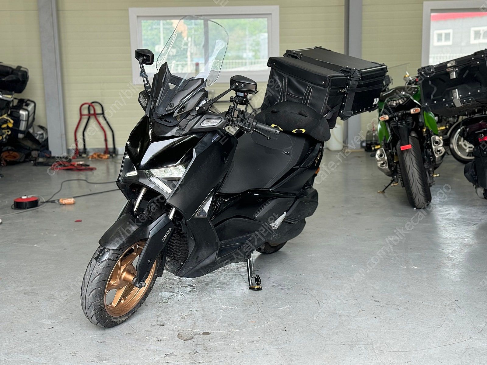 야마하 XMAX 300 ABS more