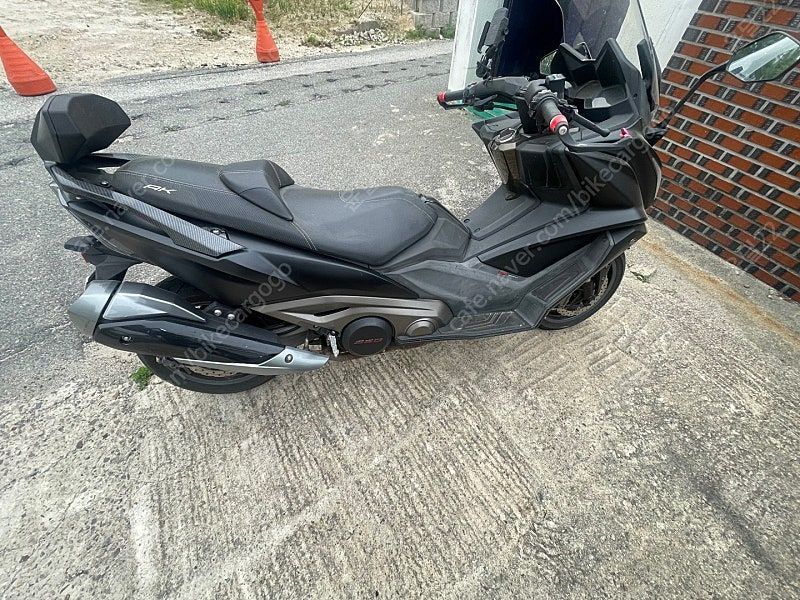 킴코 AK 550 i main