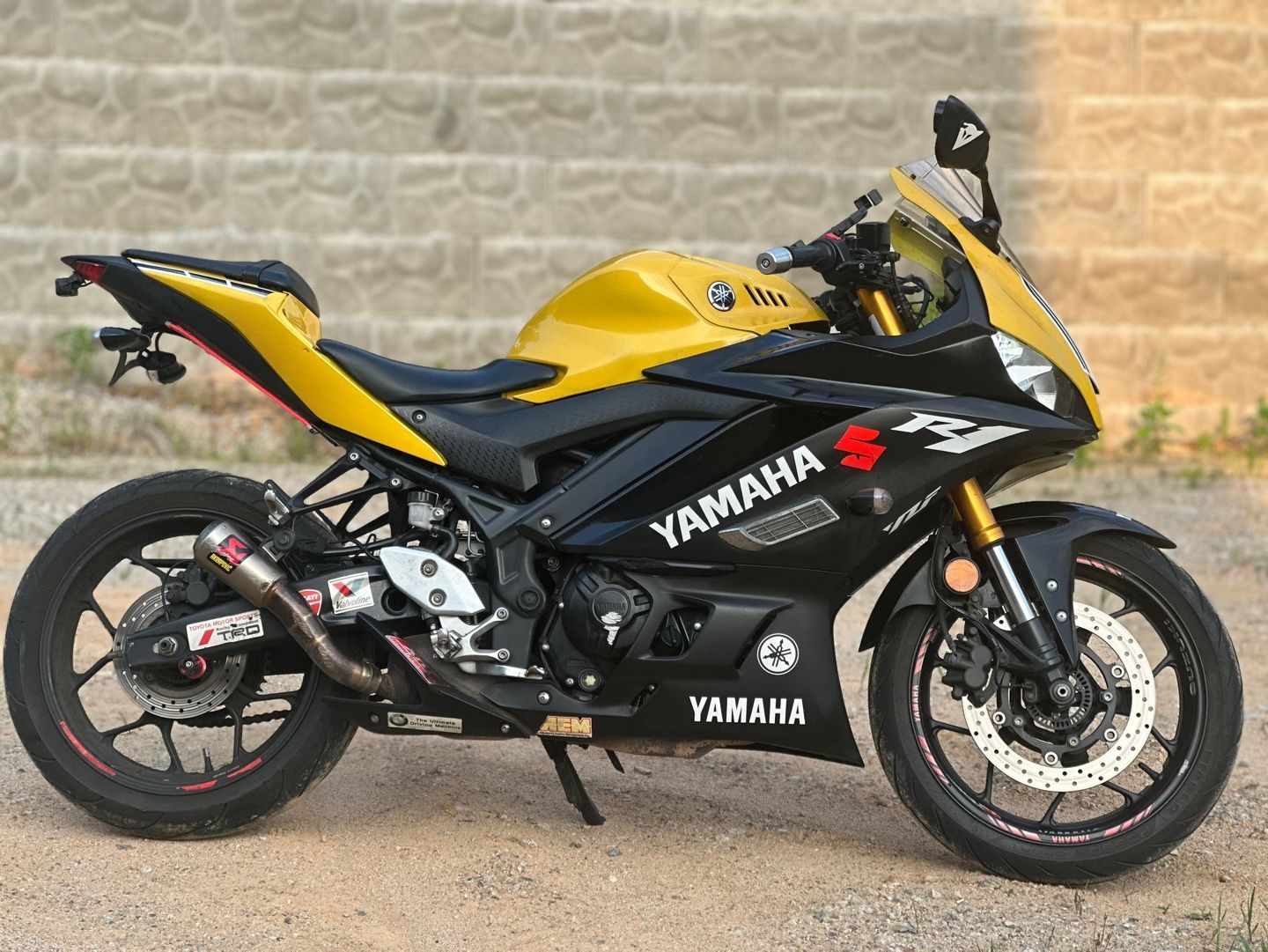 야마하 YZF R3 thumb 2