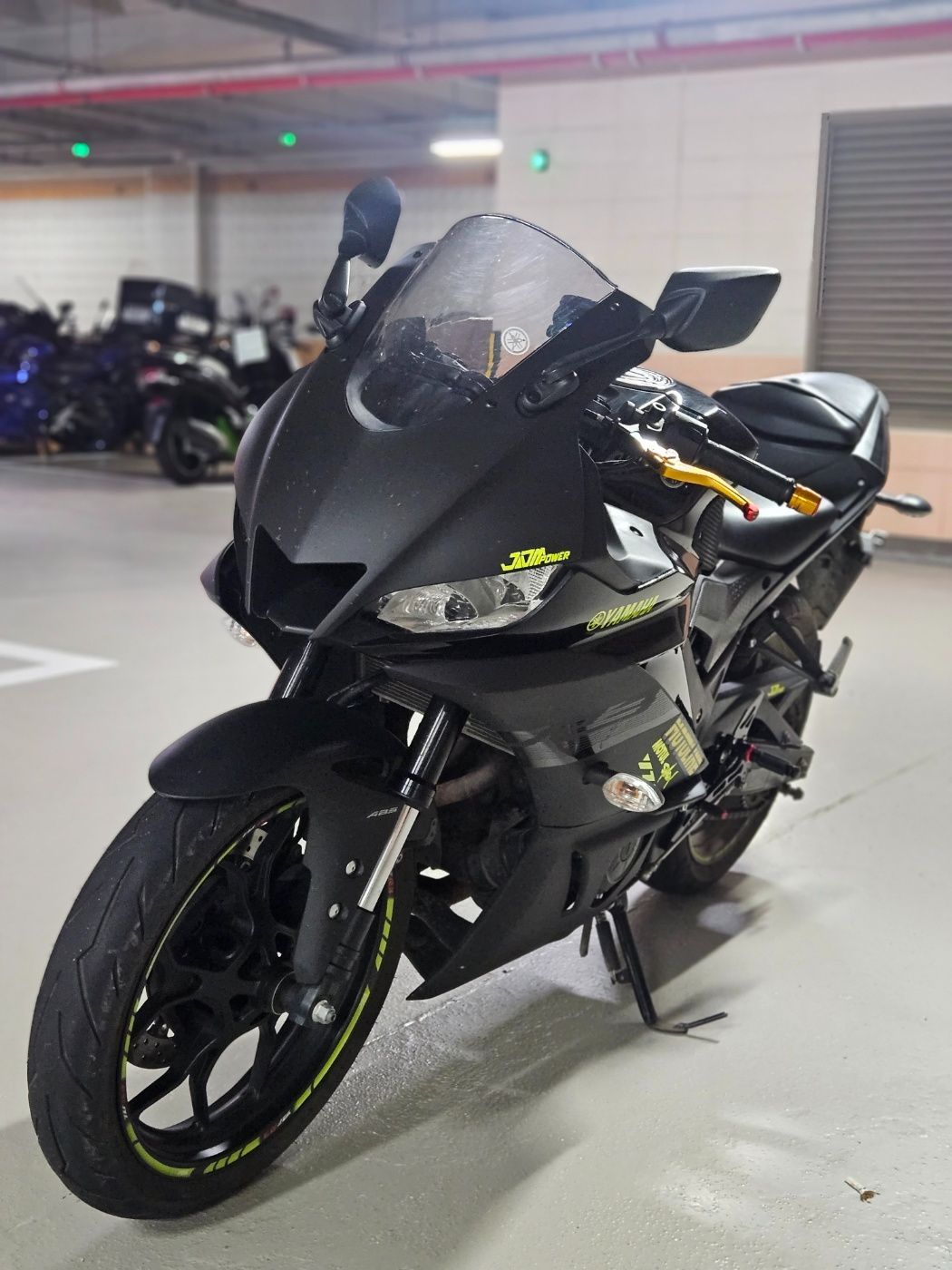 야마하 YZF R3 thumb 2