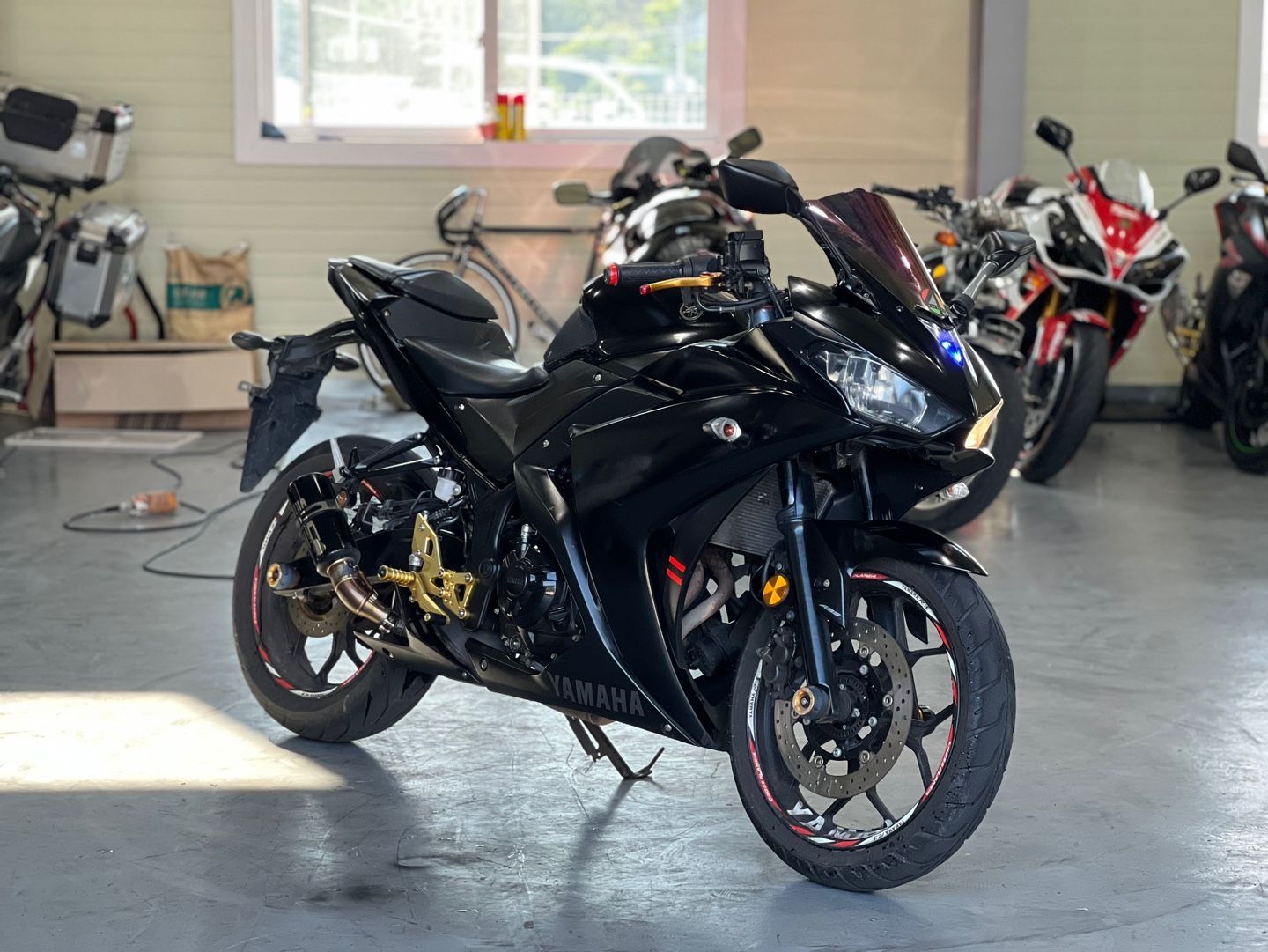 야마하 YZF R3 more