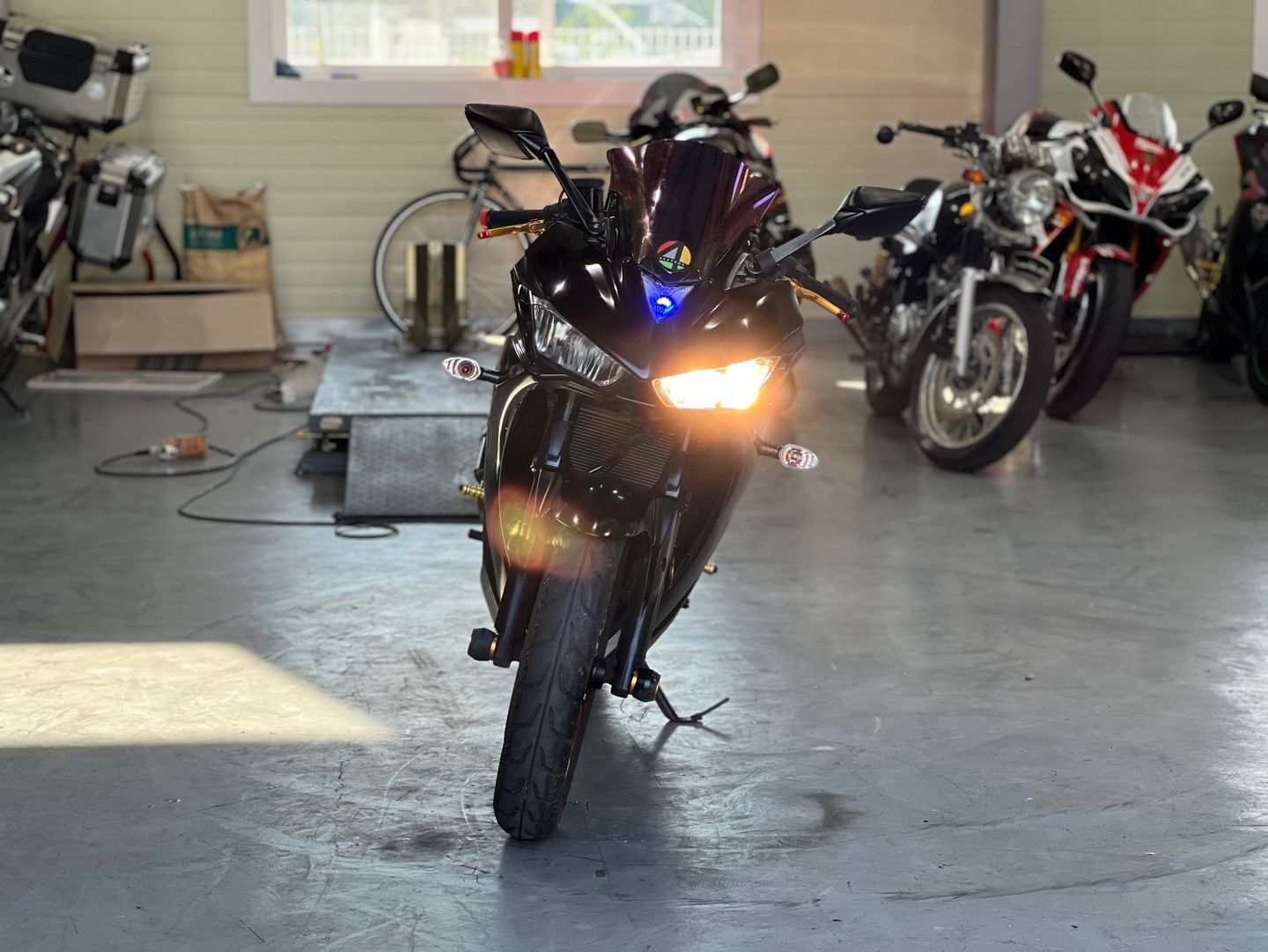 야마하 YZF R3 thumb 2