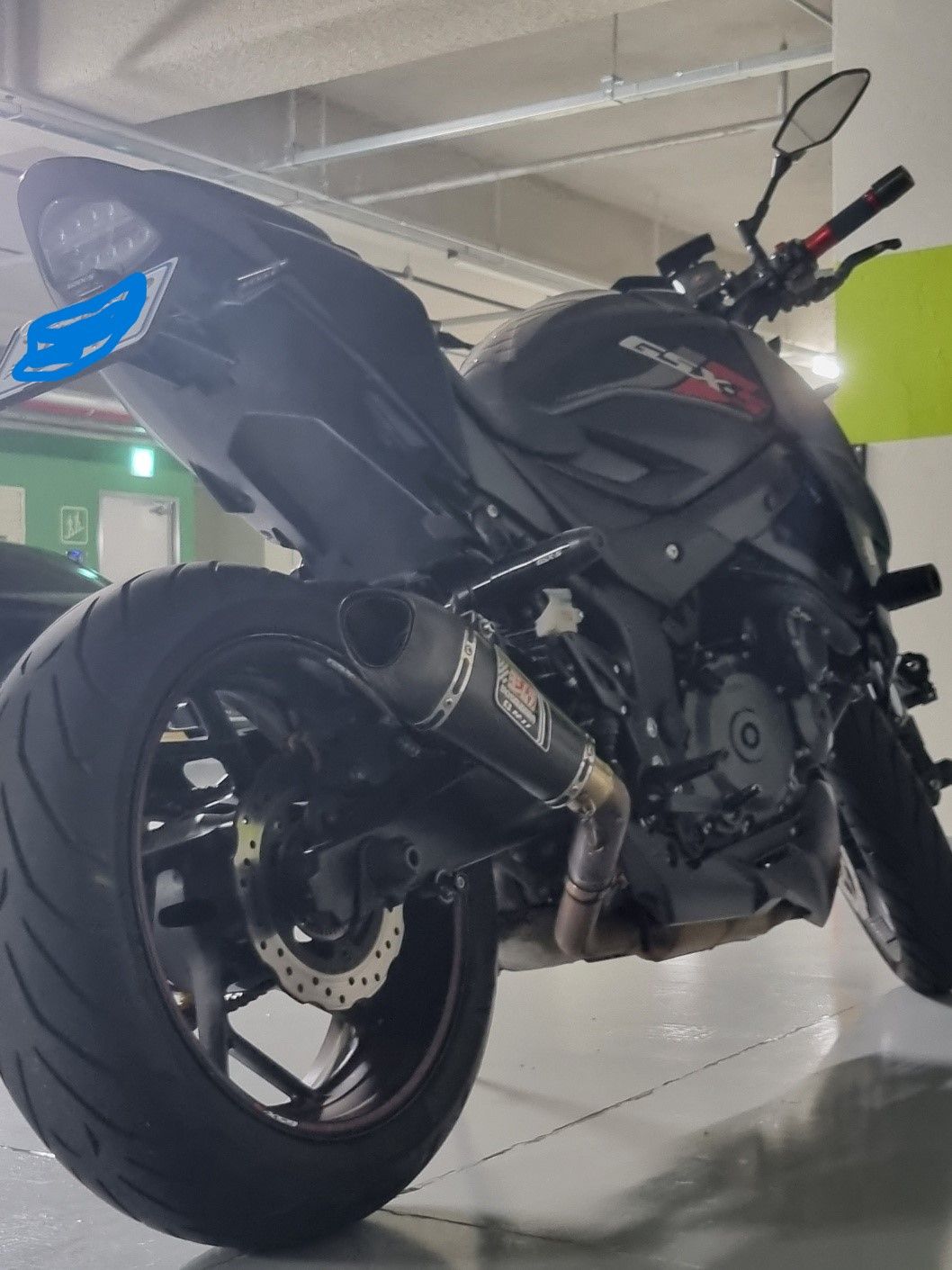 스즈키 GSX S 750 more