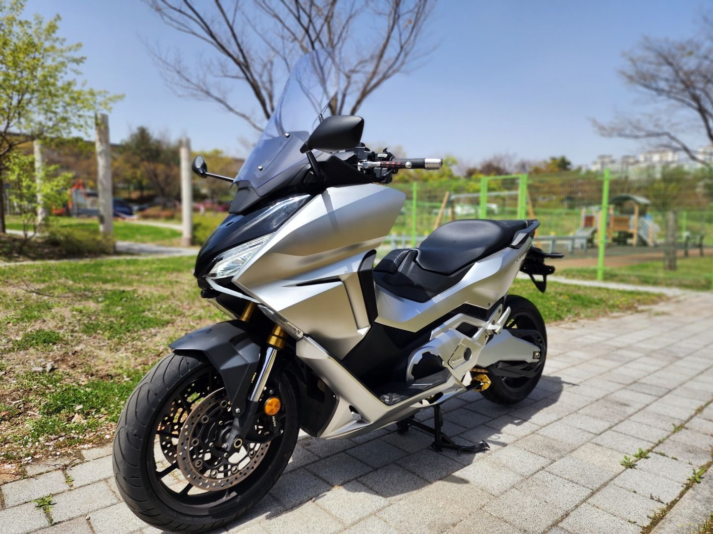 혼다 포르자 750 more