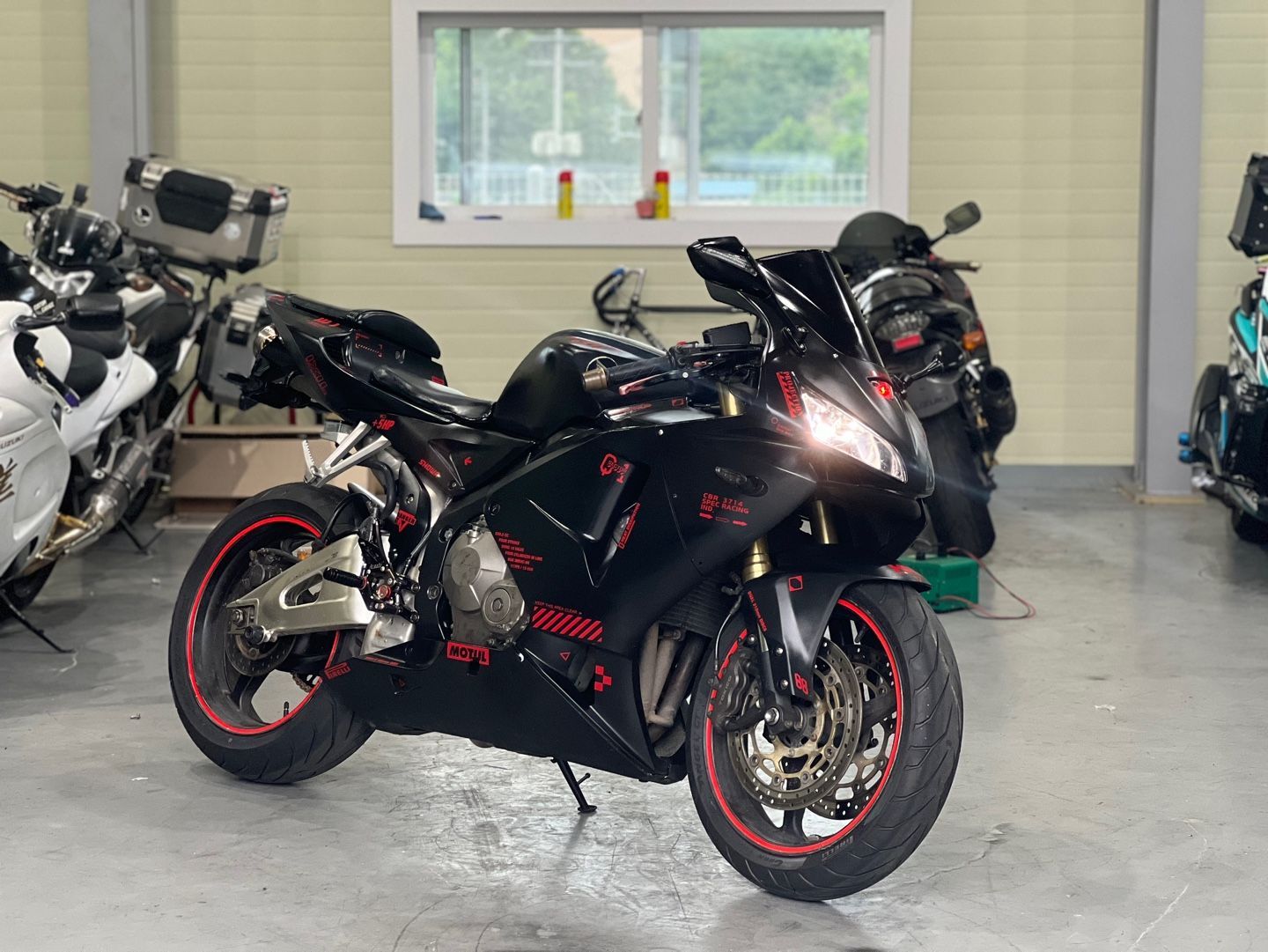 혼다 CBR 600 RR thumb 2