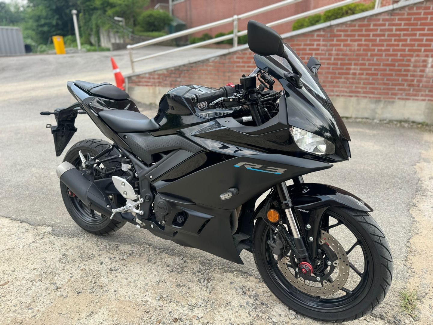 야마하 YZF R3 thumb 2