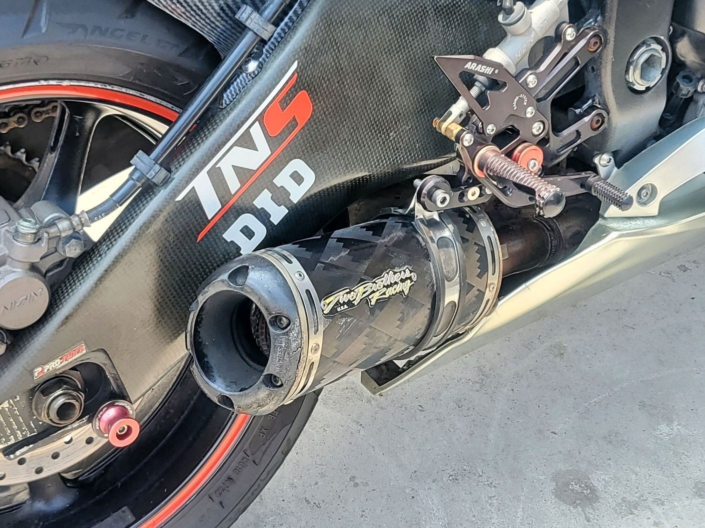 야마하 YZF R6 thumb 2