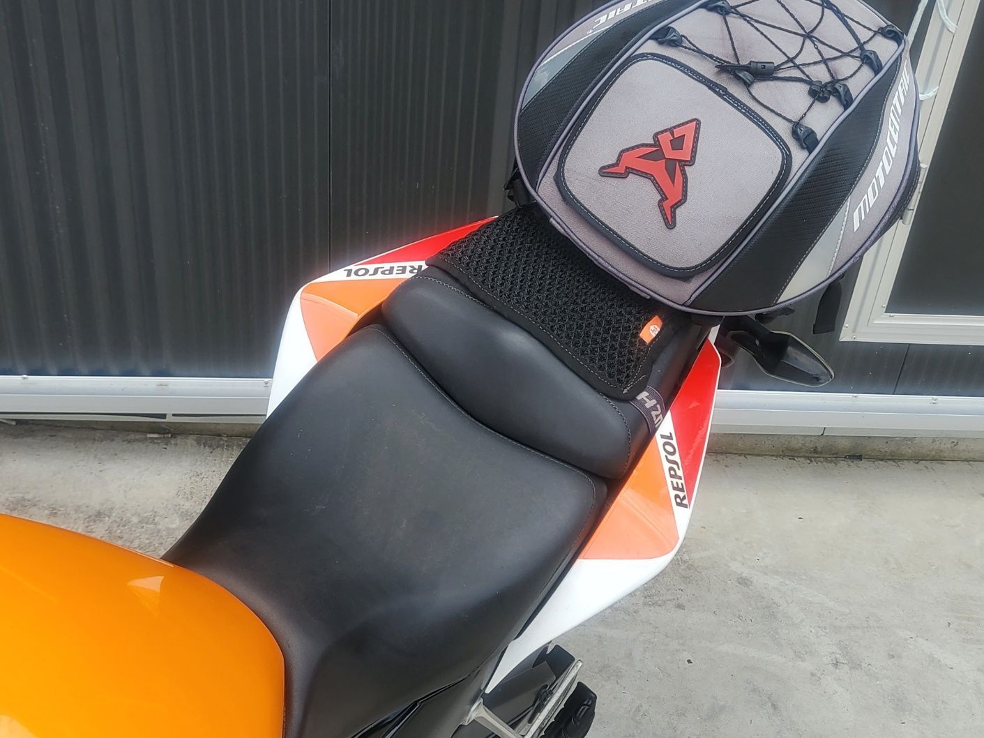 혼다 CBR 300 R thumb 2