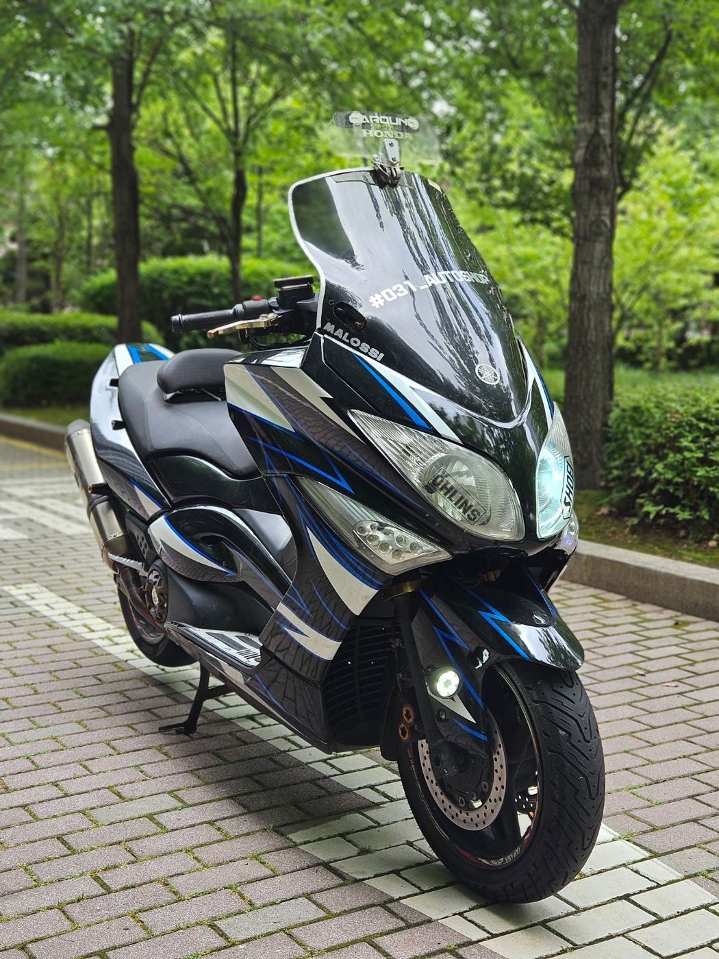 야마하 TMAX thumb 2