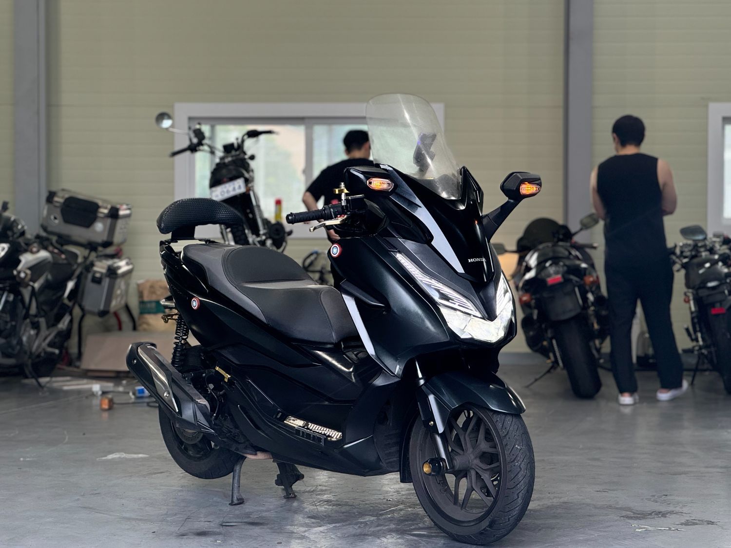 혼다 포르자 300 thumb 2