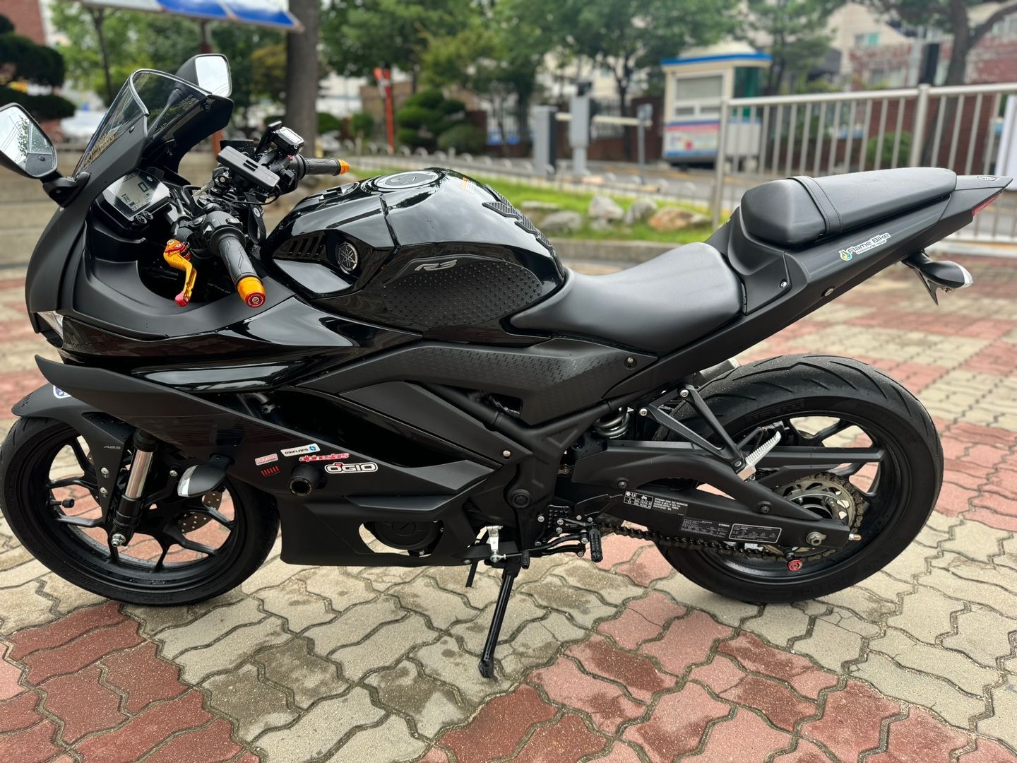야마하 YZF R3 more