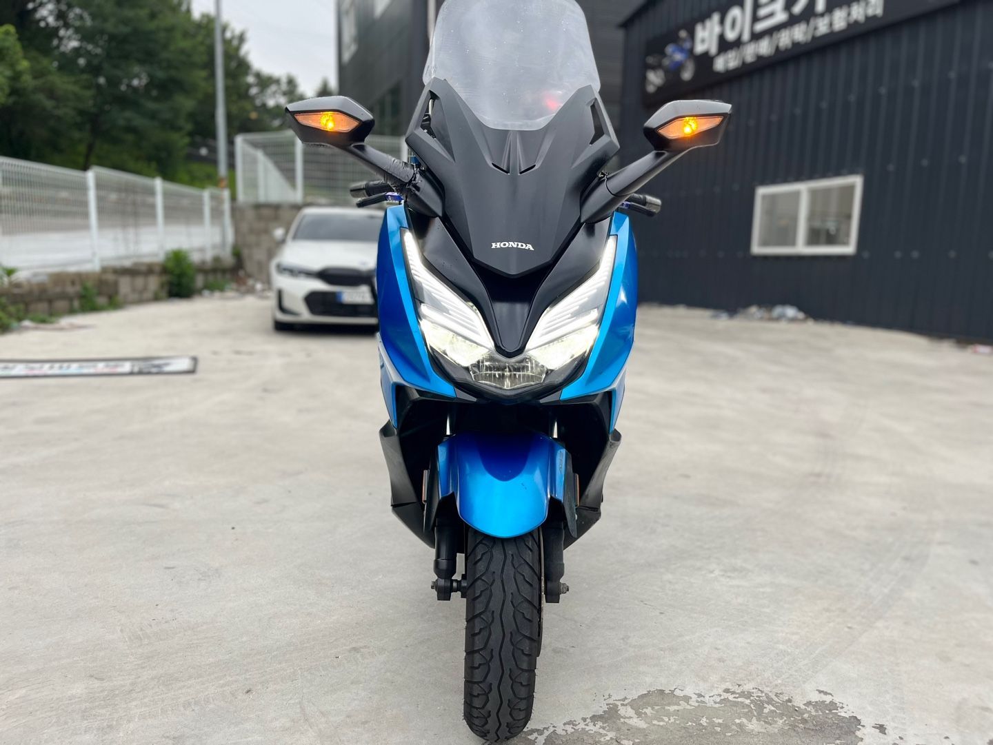 혼다 포르자 350 thumb 2