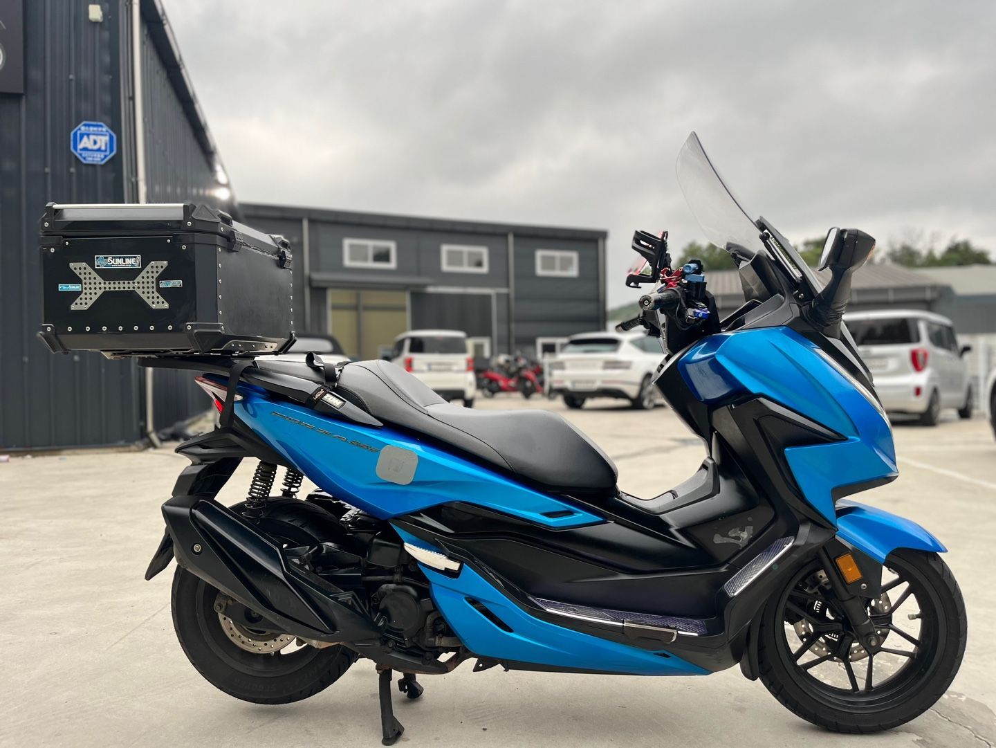 혼다 포르자 350 more