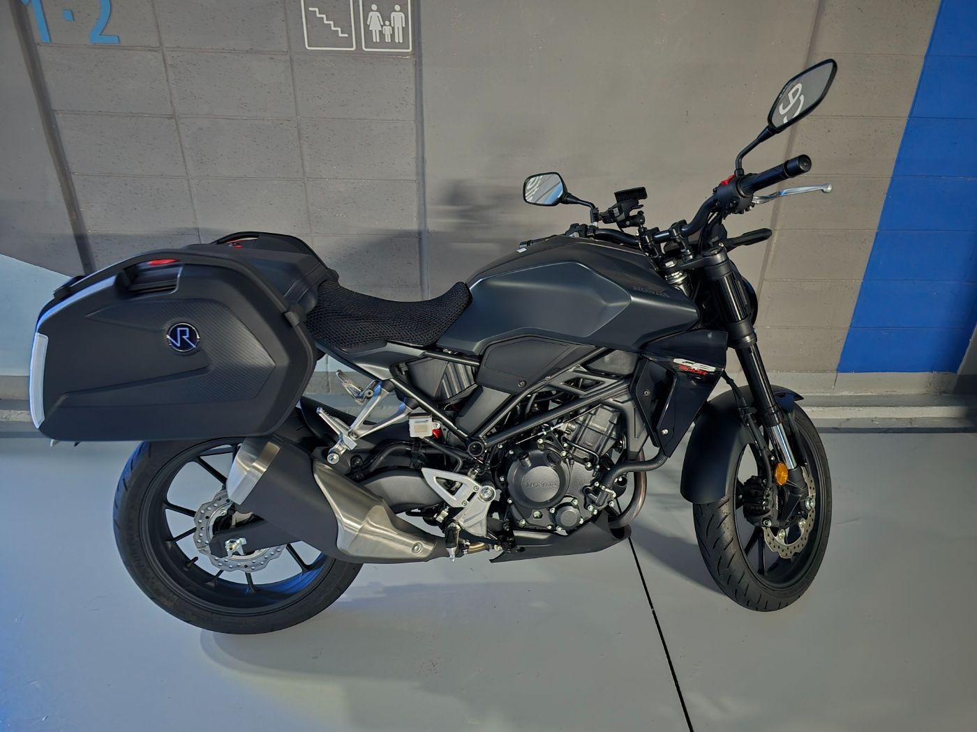 혼다 CB 300 R thumb 2