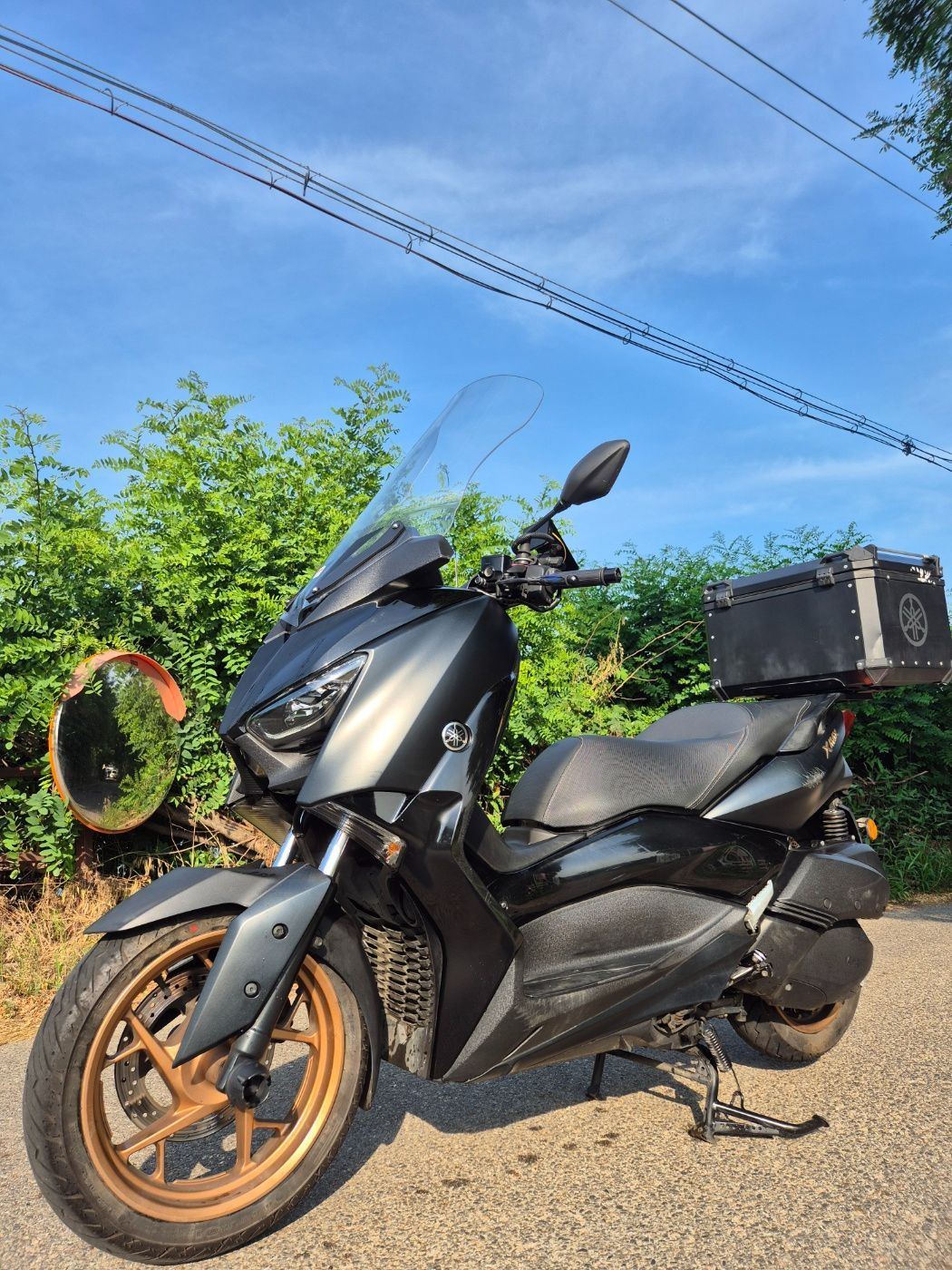 야마하 XMAX 300 ABS more