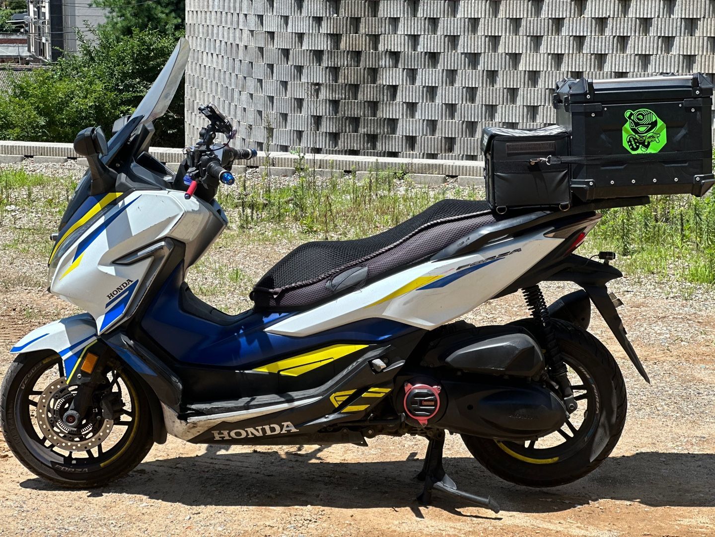 혼다 포르자 300 thumb 2