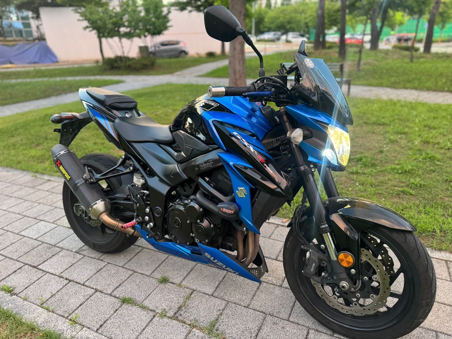 스즈키 GSX S 750 thumb 2