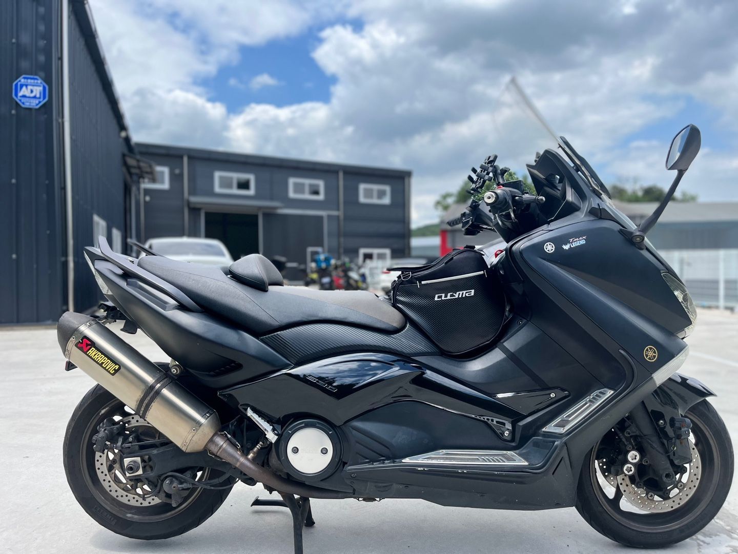 야마하 TMAX 530 more