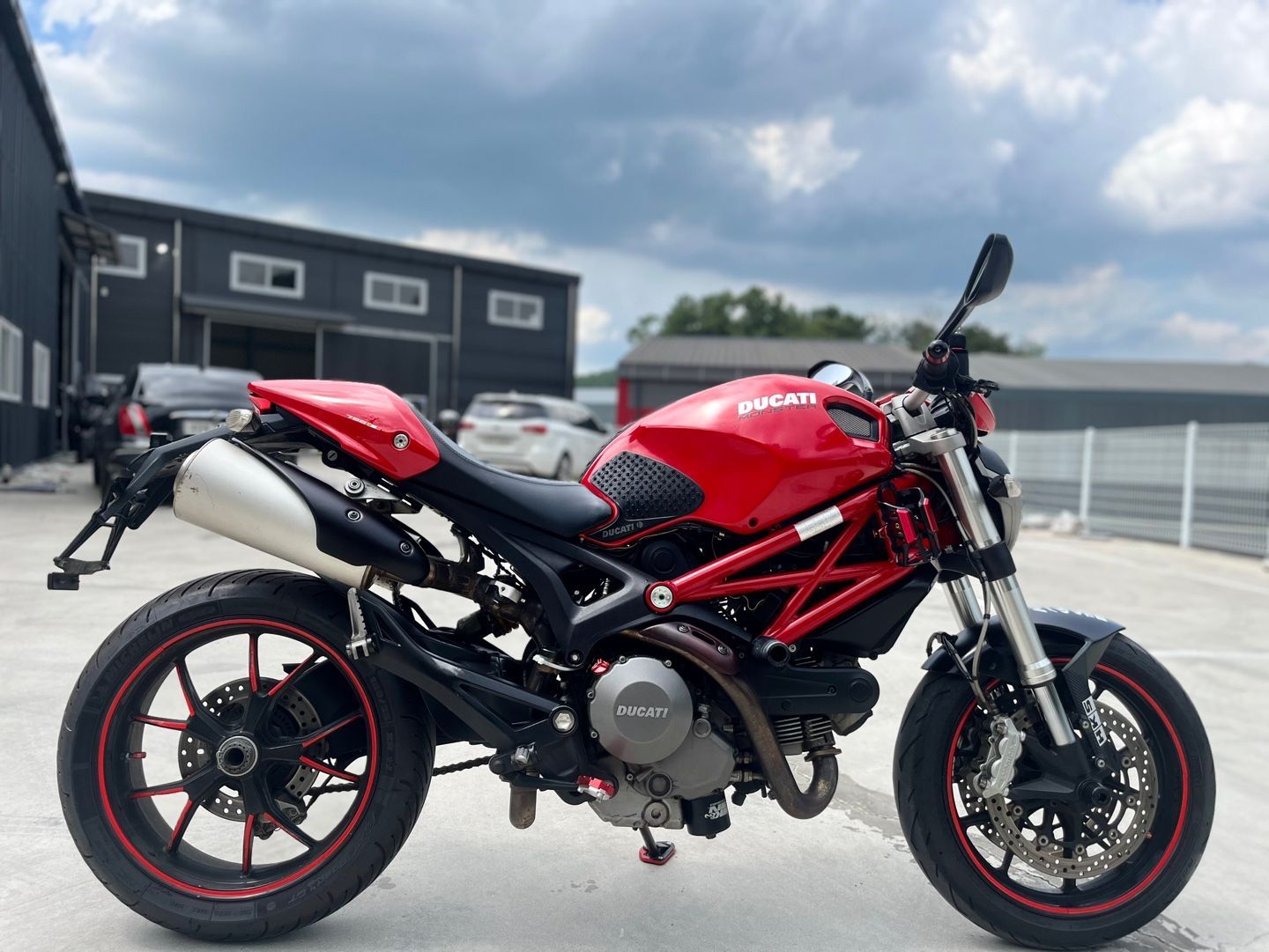 두카티 몬스터 796 more