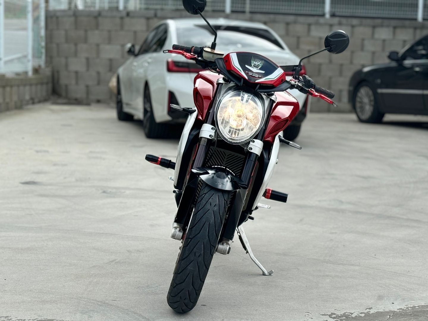 MV아구스타 브루탈레 675 thumb 2