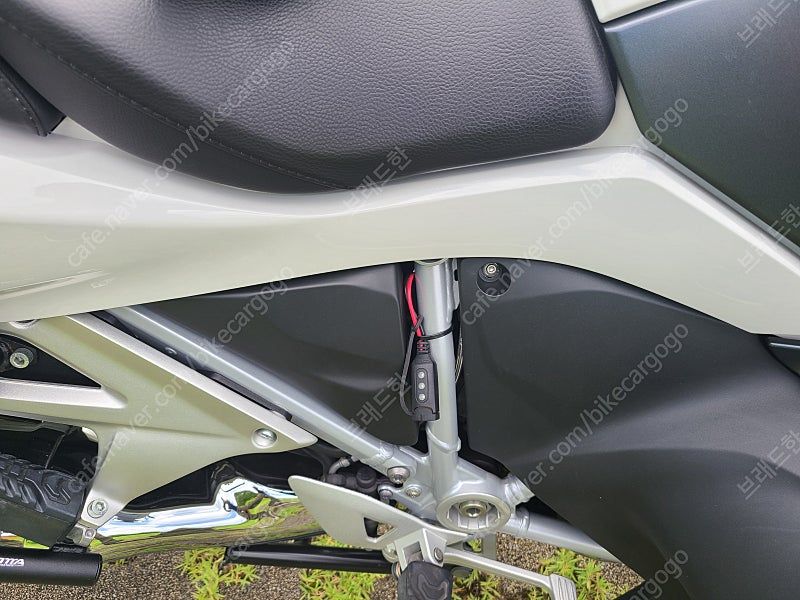BMW R 1250 RT 2022 화이트 사진 4