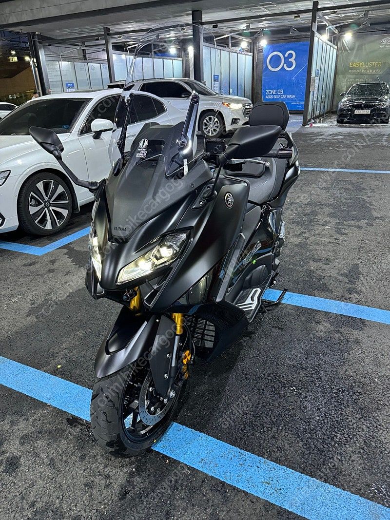 야마하 TMAX 560 thumb 2