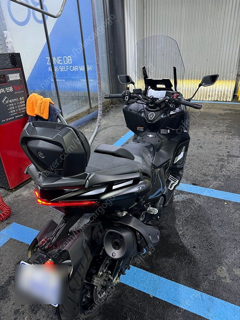 야마하 TMAX 560 more