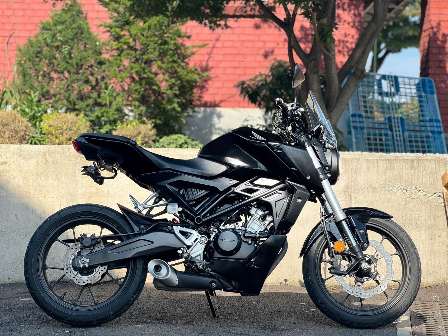 혼다 CB 125 R thumb 2