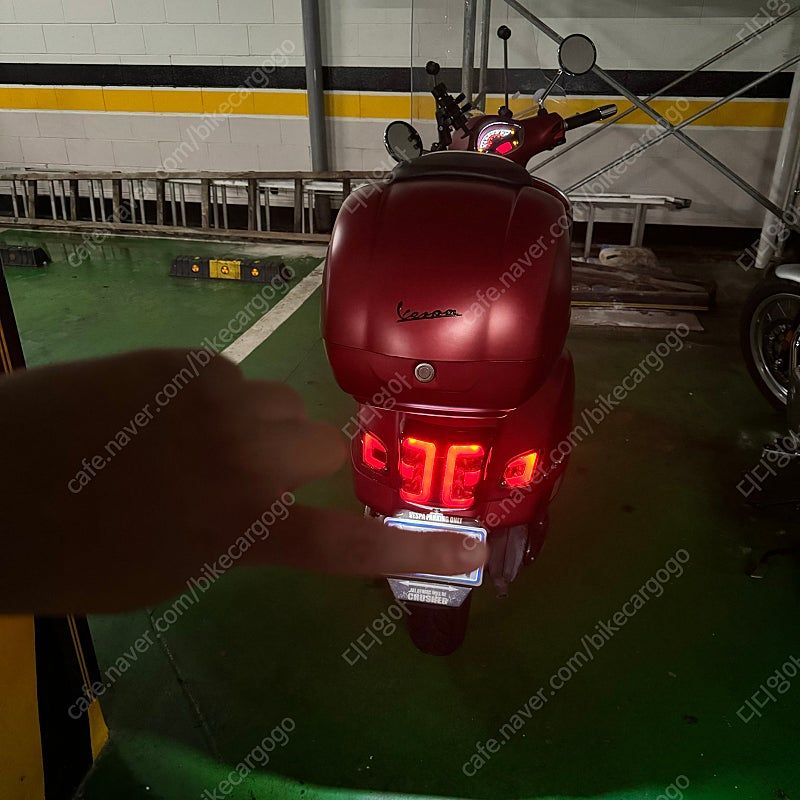 베스파 GTS 300 슈퍼 thumb 2