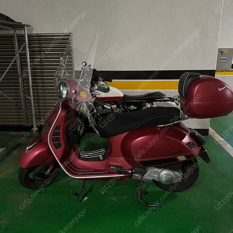 베스파 GTS 300 슈퍼 more