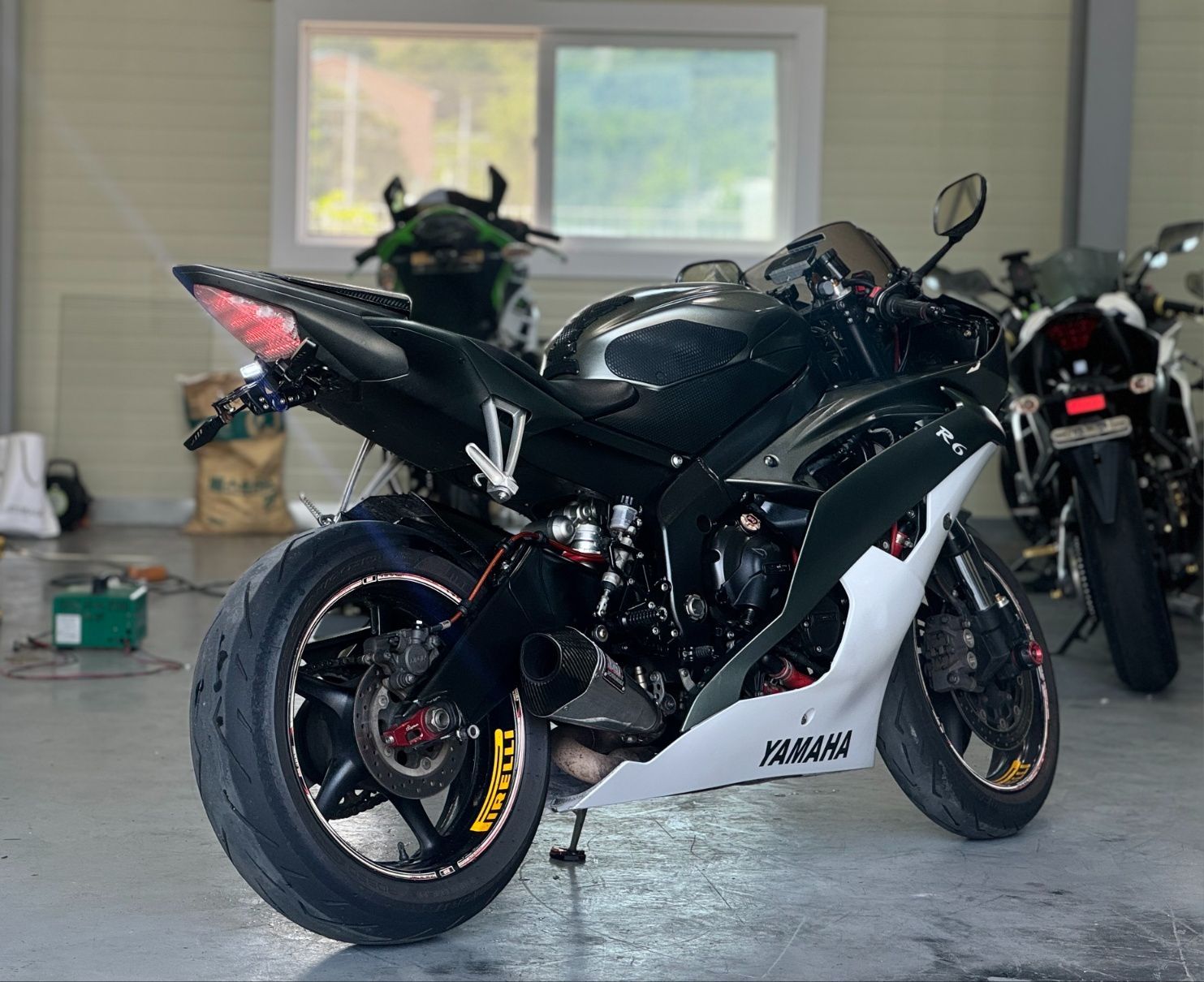 야마하 YZF R6 thumb 2