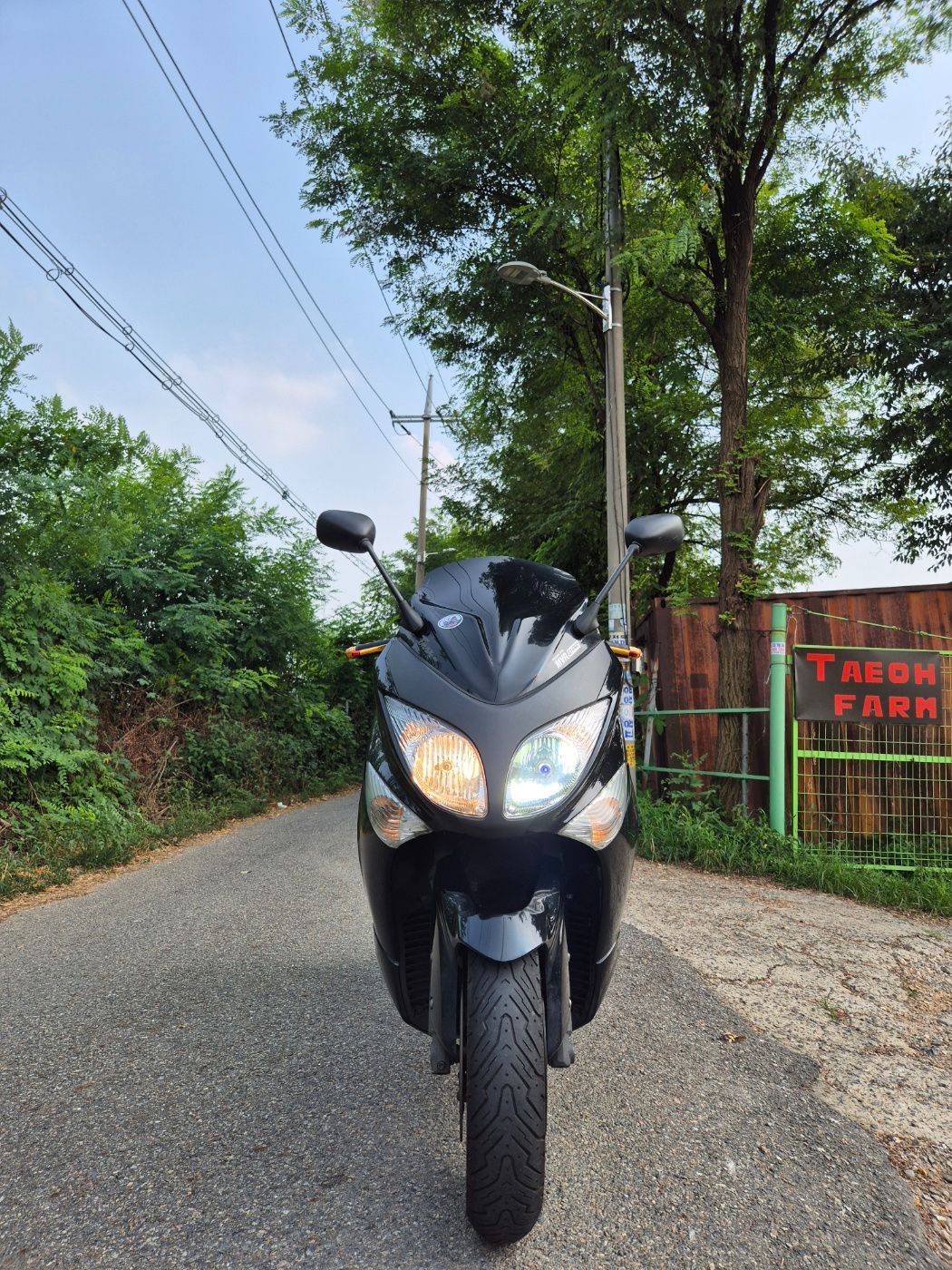 야마하 TMAX thumb 2