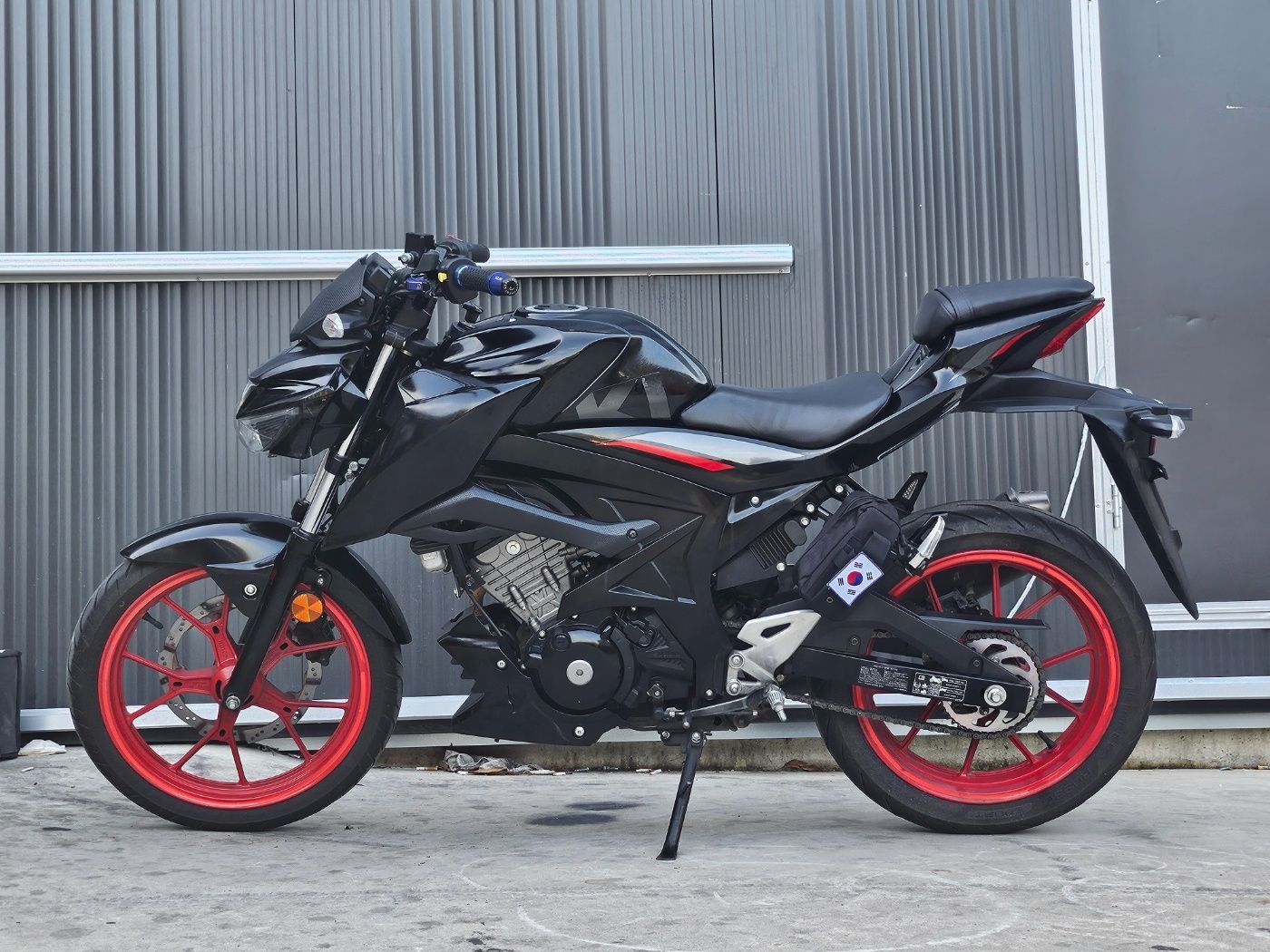 스즈키 GSX S 125 thumb 2