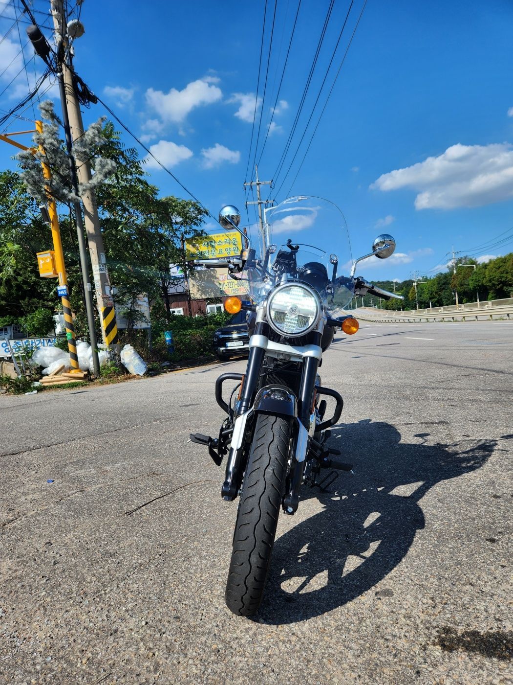 로얄엔필드 슈퍼메테오 650 more