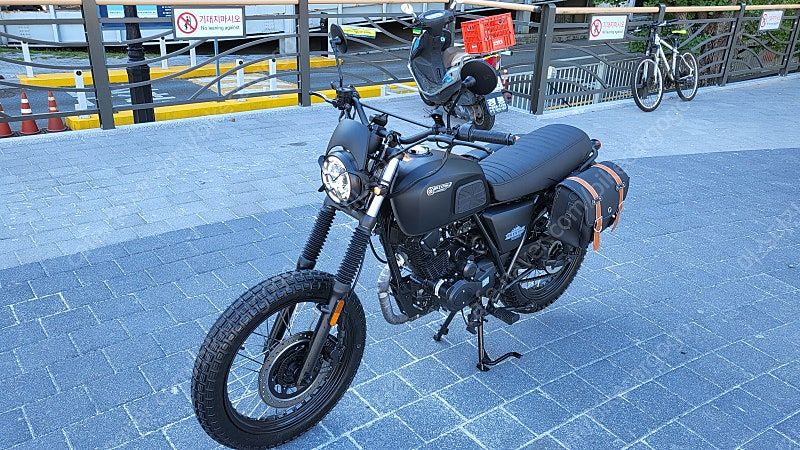 브릭스톤 펠스버그 125 ABS thumb 2