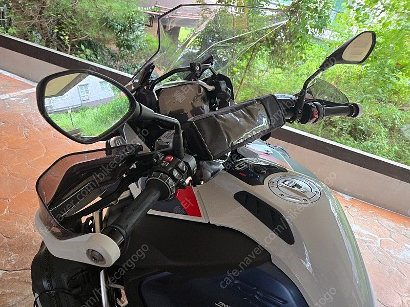 BMW R 1250 GS 어드벤처 2024 블랙 사진 8