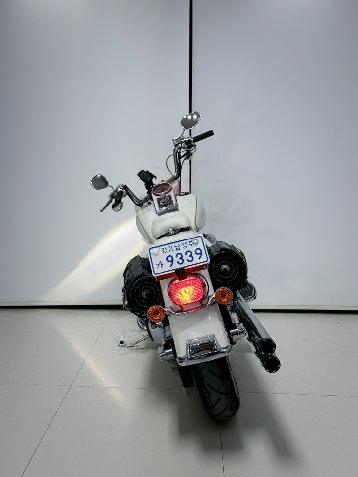 할리데이비슨 헤리티지 소프테일 2006 화이트 사진 4