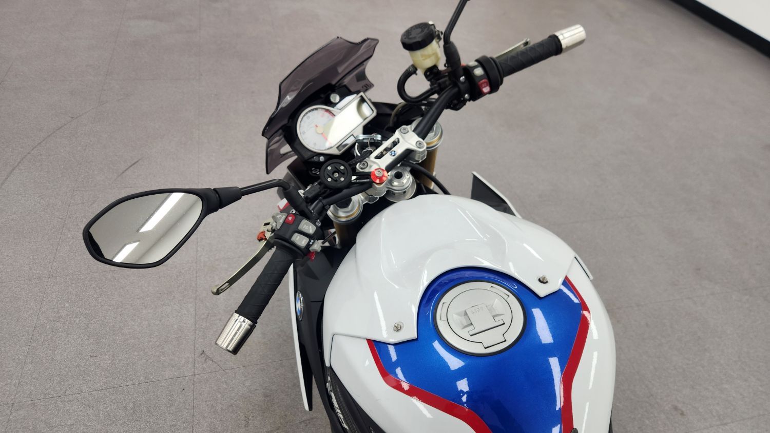 BMW S 1000 R 2018 화이트 사진 7