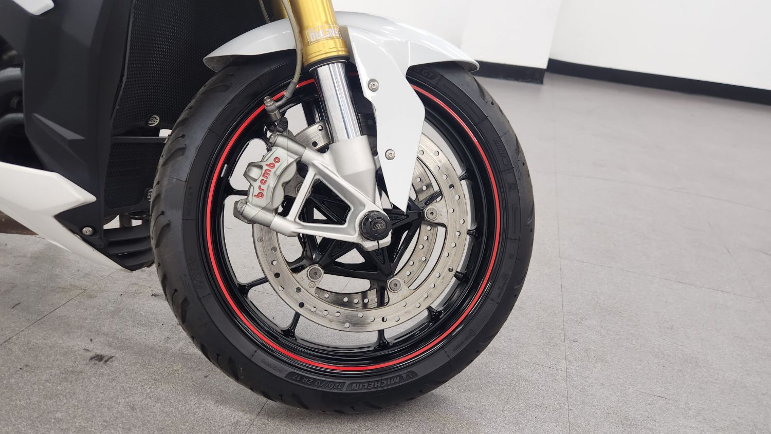BMW S 1000 R 2018 화이트 사진 2