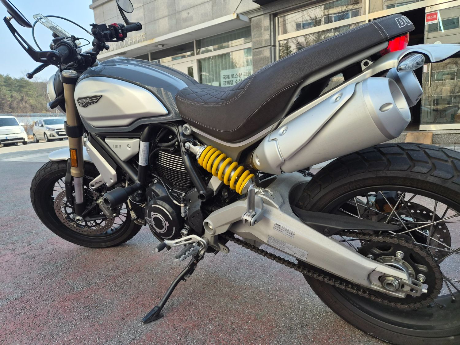 두카티 스크램블러 1100 스페셜 2019 실버 사진 5