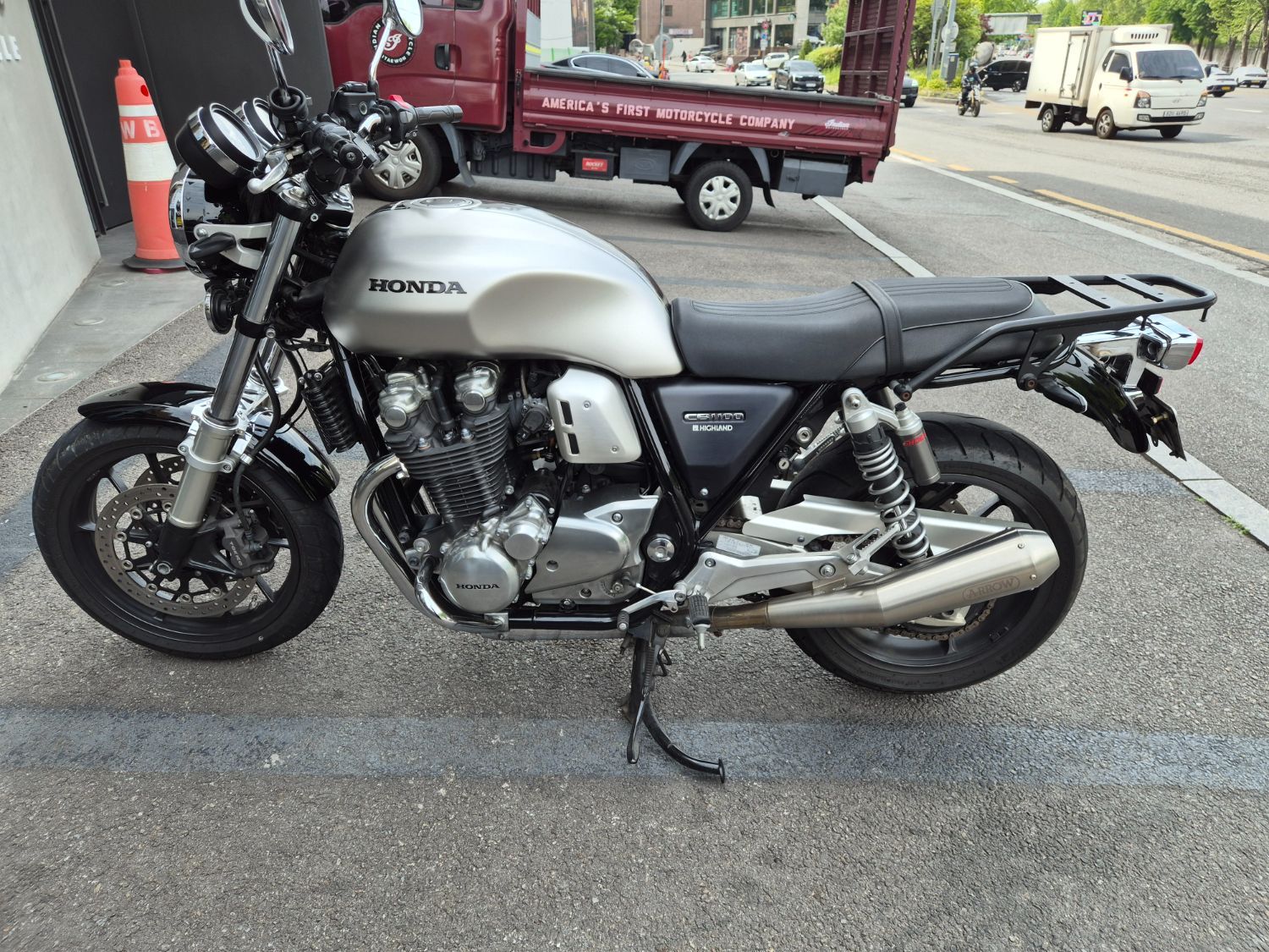 혼다 CB 1100 RS 2019 2019 실버 사진 5
